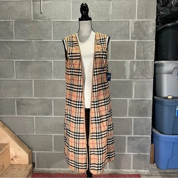 Burberry trench coat. - Picture 11 of 15